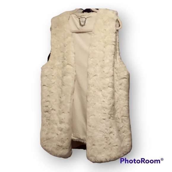 Jamie Vegan Fur Vest - Picture 1 of 9